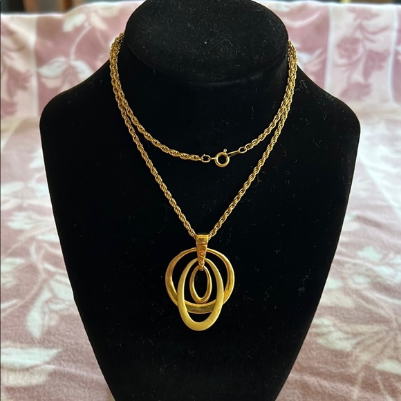 Vintage Gold-Tone Multi-Loop Pendant Necklace on Rope Chain – Retro style - Picture 1 of 2